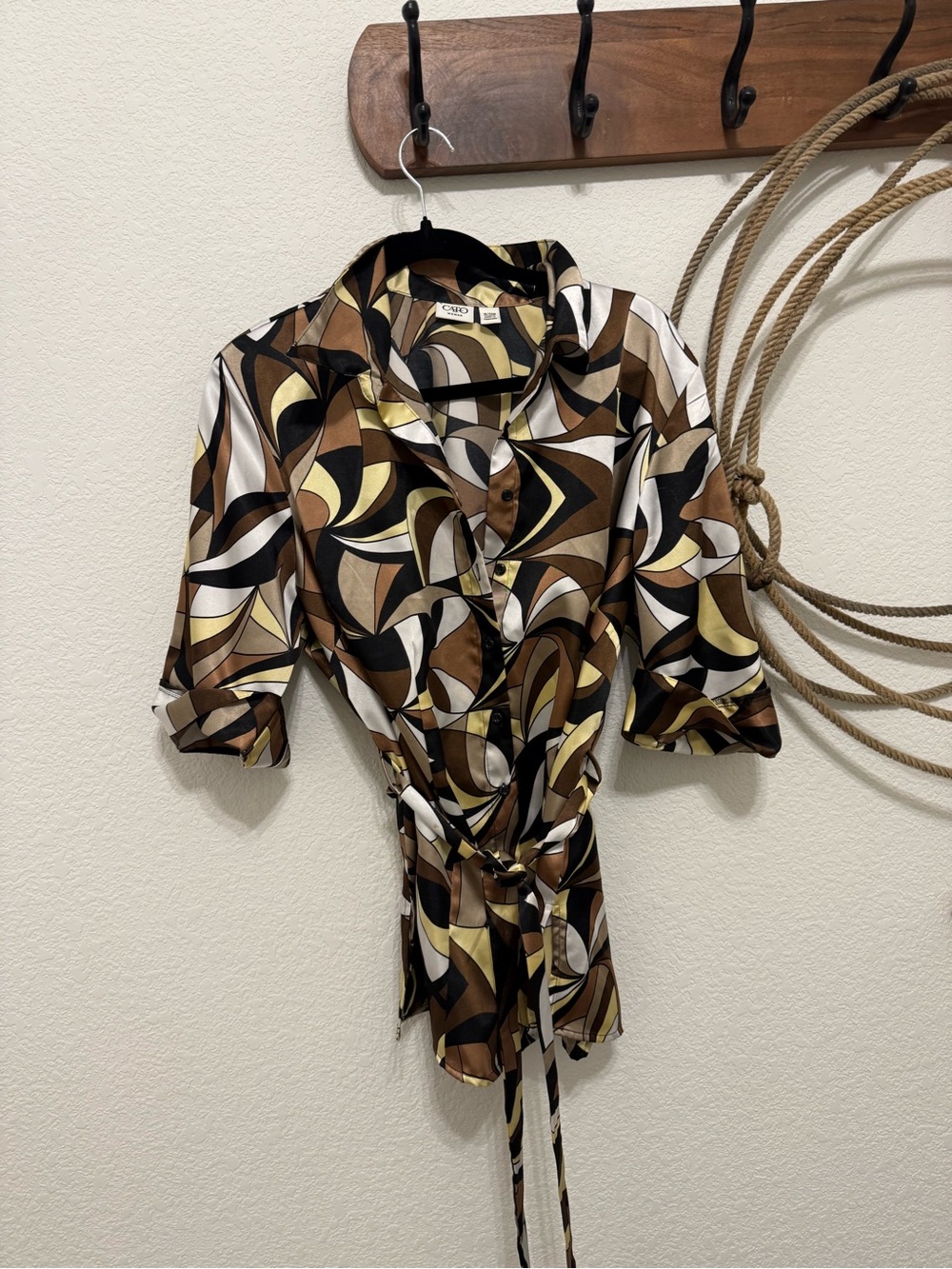🤎 Retro 70s Vibe Geometric Satin Wrap Blouse - Cato Woman 18/20W
